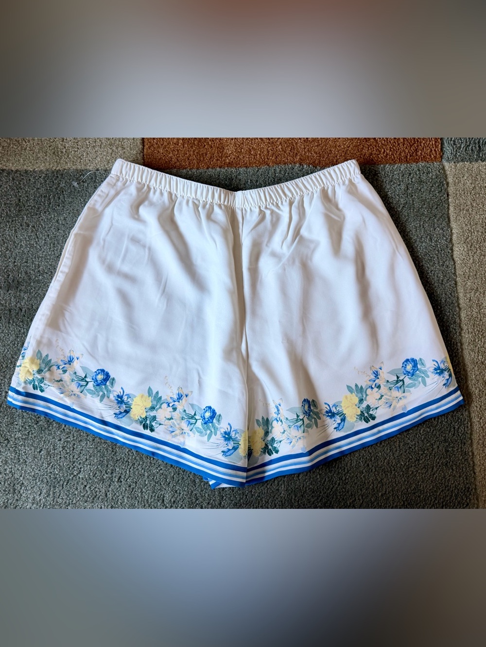 Abercrombie & Fitch Floral High-Rise Pull-On Shorts - Picture 9 of 9
